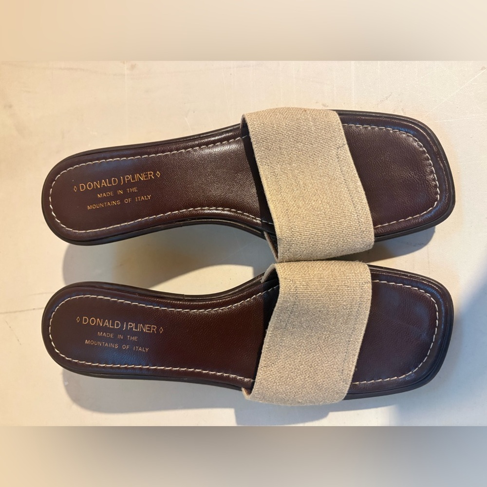 Donald J. Pliner Women's Tan Slide Sandals with kitten heel